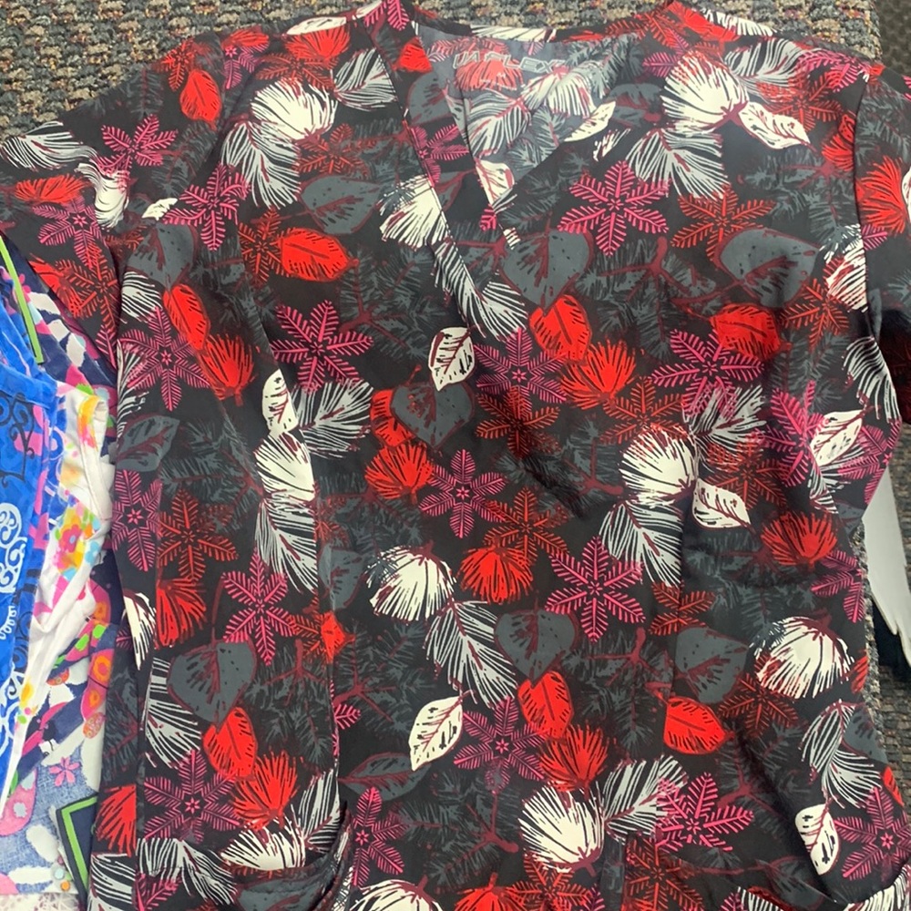 Women’s medium scrub tops
